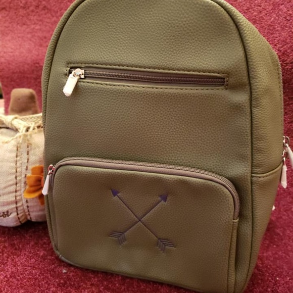 Thirty One Handbags - Thirty One Boutique Backpack NWT